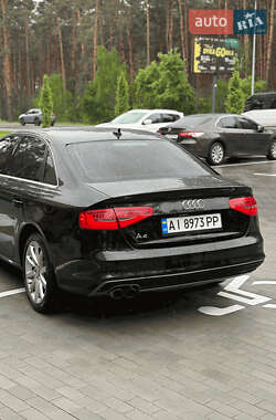 Седан Audi A4 2013 в 