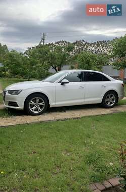 Седан Audi A4 2016 в 