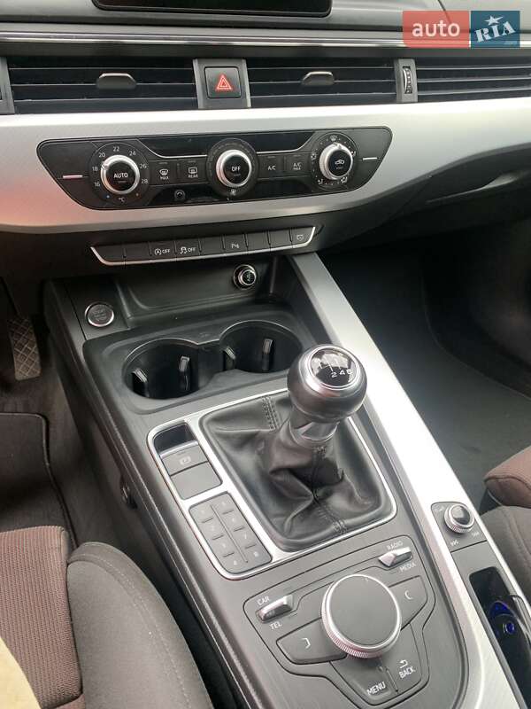 Седан Audi A4 2016 в Полтаве
