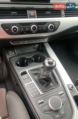 Седан Audi A4 2016 в 