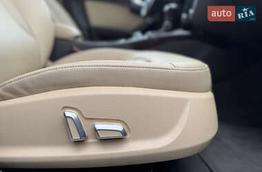 Седан Audi A4 2015 в 