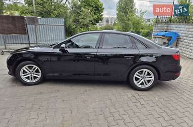 Седан Audi A4 2017 в 