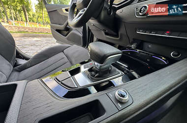 Седан Audi A4 2023 в 