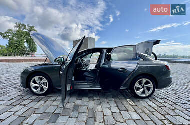 Седан Audi A4 2023 в 
