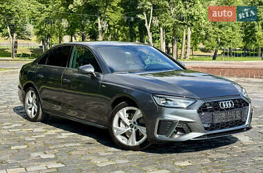 Седан Audi A4 2023 в 