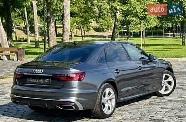 Седан Audi A4 2023 в 