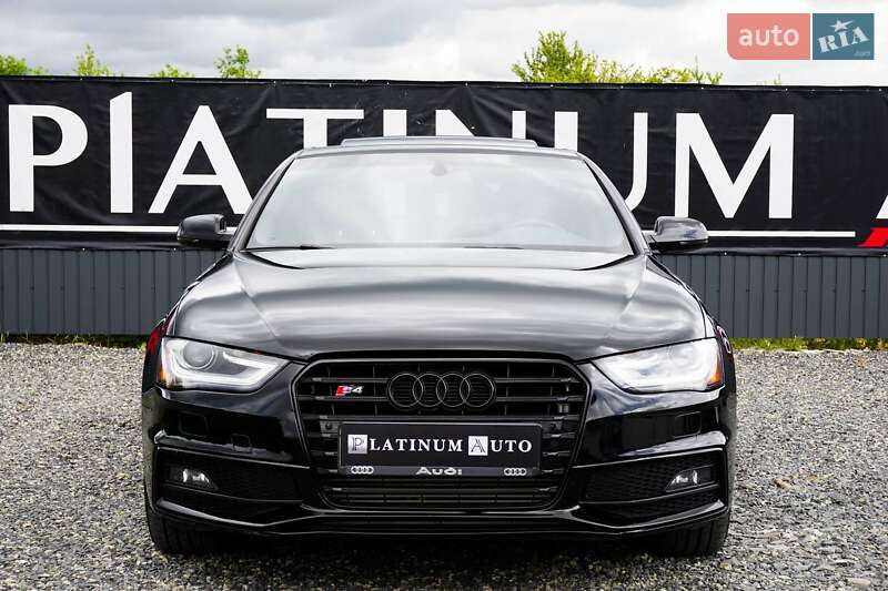 Седан Audi A4 2016 в Ужгороде