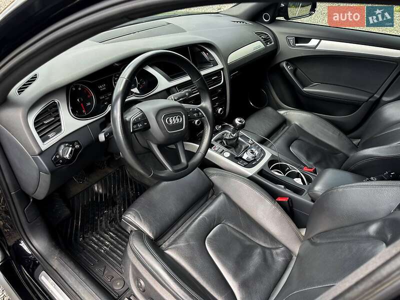 Седан Audi A4 2016 в Ужгороде