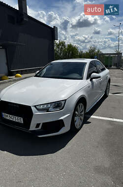 Седан Audi A4 2018 в 