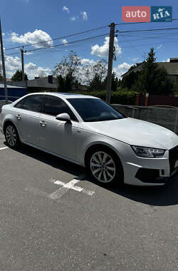 Седан Audi A4 2018 в 