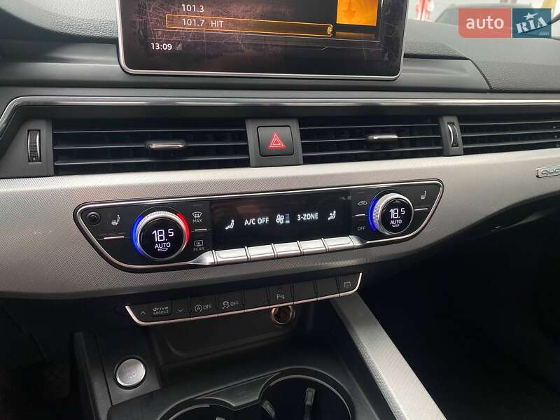Седан Audi A4 2017 в Львове