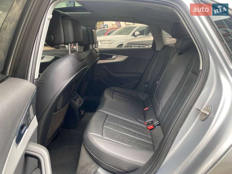 Седан Audi A4 2017 в Львове