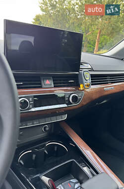 Седан Audi A4 2023 в 