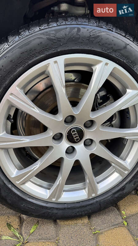 Седан Audi A4 2023 в Львове
