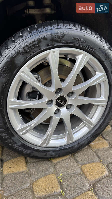 Седан Audi A4 2023 в Львове