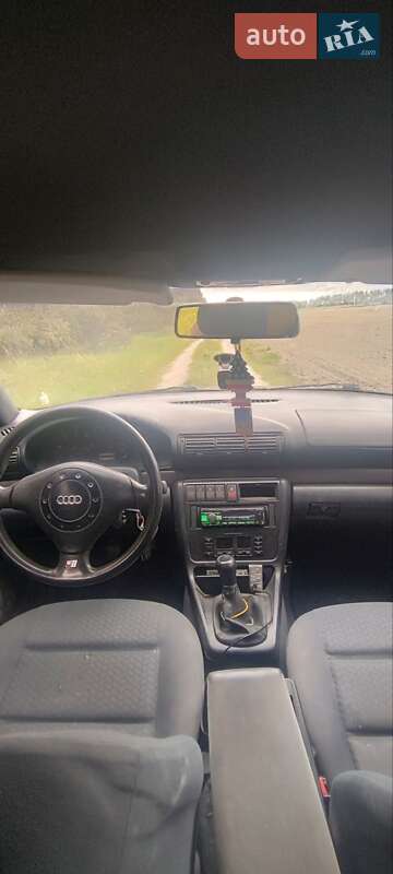 Універсал Audi A4 1996 в Жовкві