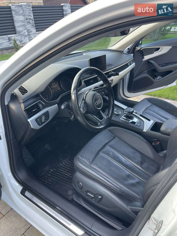 Седан Audi A4 2016 в Ивано-Франковске
