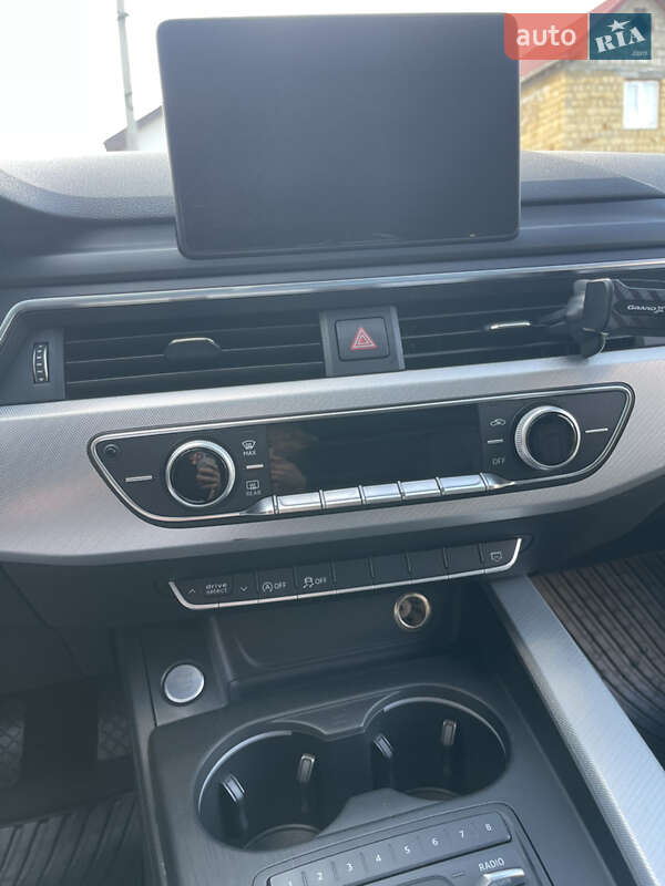 Седан Audi A4 2016 в Ивано-Франковске