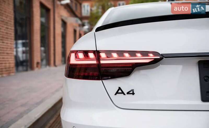 Седан Audi A4 2022 в Киеве