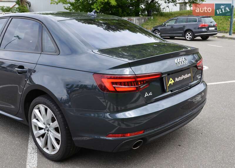 Седан Audi A4 2018 в Киеве