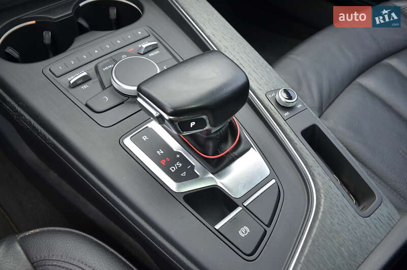 Седан Audi A4 2018 в Киеве