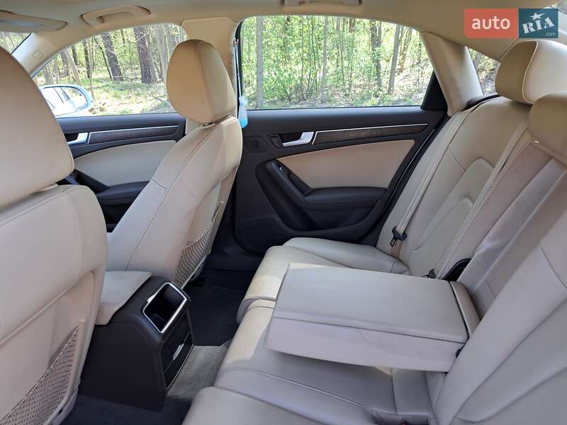 Седан Audi A4 2013 в Киеве