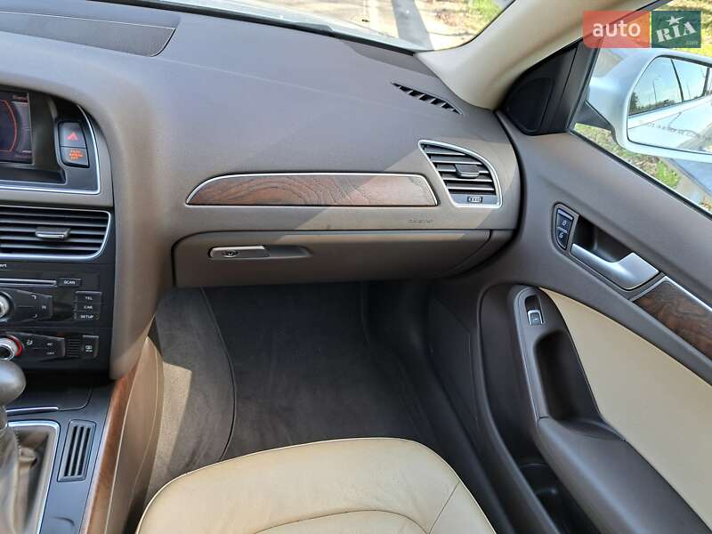 Седан Audi A4 2013 в Киеве