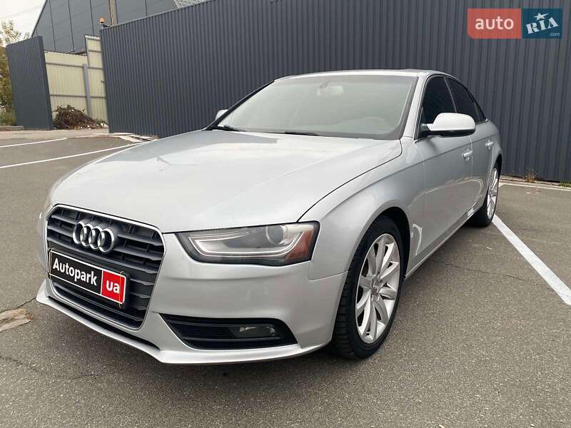 Седан Audi A4 2012 в 