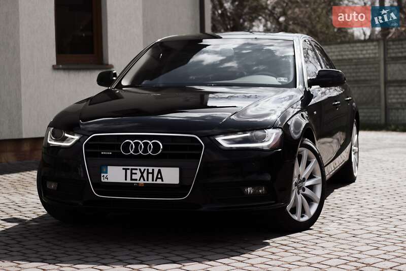 Седан Audi A4 2012 в Жовкві