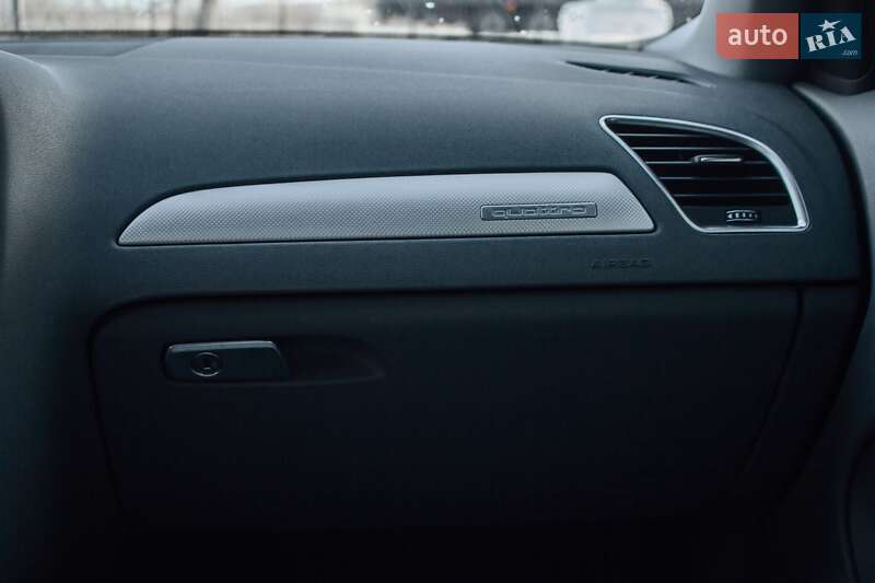 Седан Audi A4 2012 в Жовкві