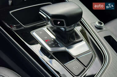Седан Audi A4 2020 в 