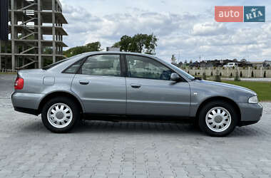 Седан Audi A4 2000 в 