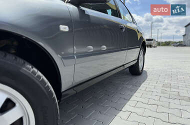 Седан Audi A4 2000 в 