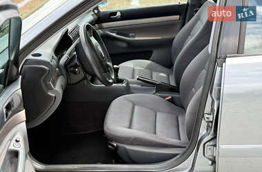 Седан Audi A4 2000 в 
