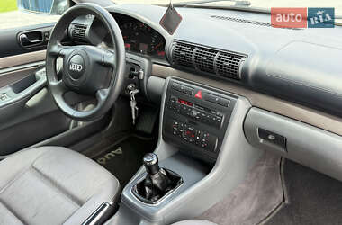Седан Audi A4 2000 в 