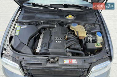Седан Audi A4 2000 в 