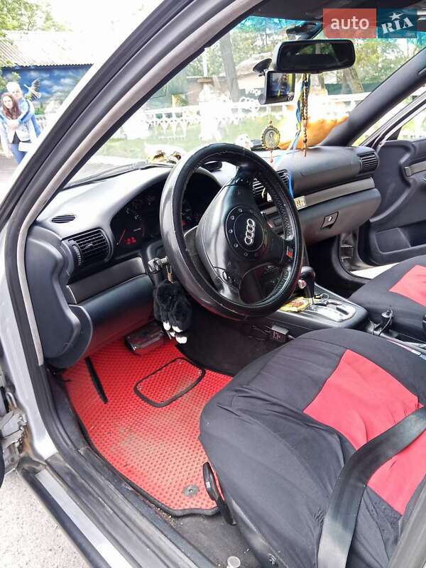Седан Audi A4 2000 в Новоархангельске