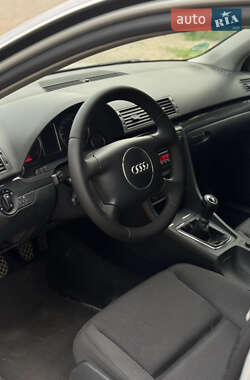 Седан Audi A4 2004 в 