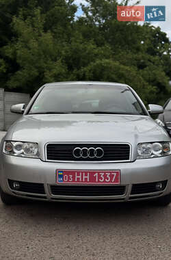 Седан Audi A4 2004 в 