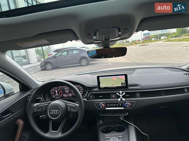 Седан Audi A4 2018 в Львове