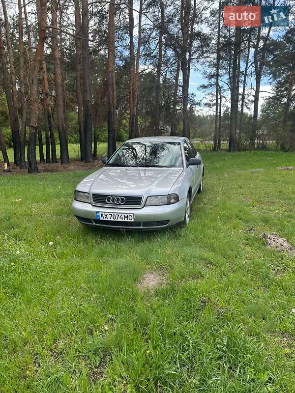 Седан Audi A4 1995 в 