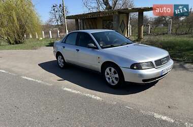 Седан Audi A4 1995 в 