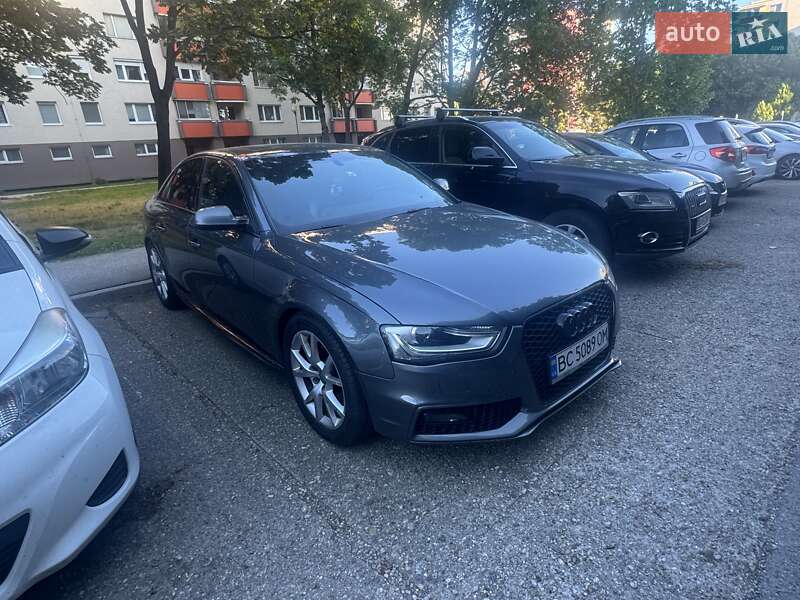 Седан Audi A4 2012 в 