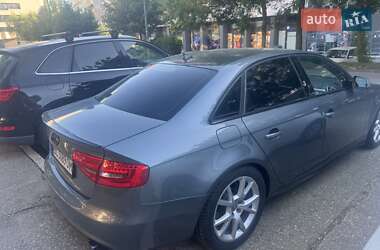 Седан Audi A4 2012 в 
