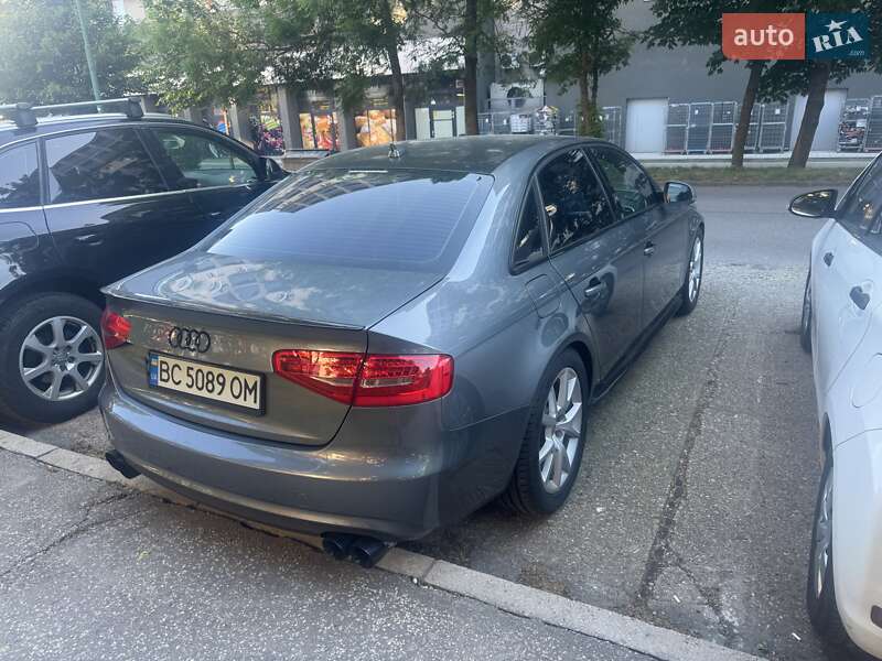 Седан Audi A4 2012 в Великом Березном