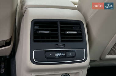 Седан Audi A4 2022 в 