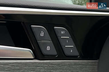 Седан Audi A4 2022 в 