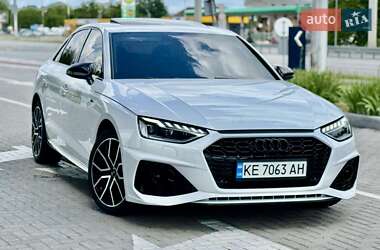 Седан Audi A4 2021 в 
