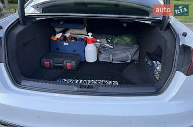 Седан Audi A4 2013 в 