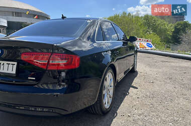 Седан Audi A4 2013 в 